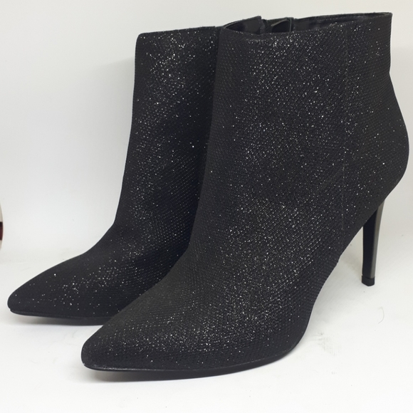 Shinny black stiletto pointy boots - Picture 5 of 7